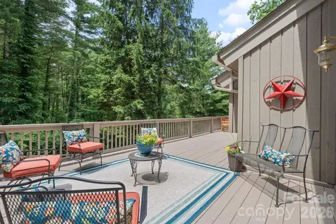 221 White Oak Trail Banner Elk NC 28604