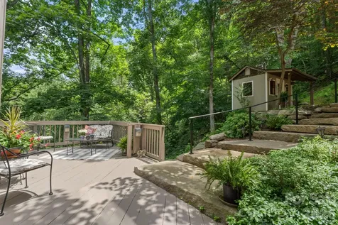221 White Oak Trail Banner Elk NC 28604