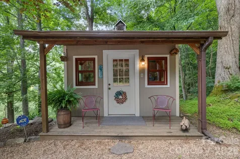 221 White Oak Trail Banner Elk NC 28604