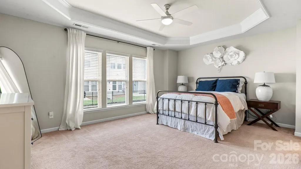 2429 Diplomat Lane Charlotte NC 28210
