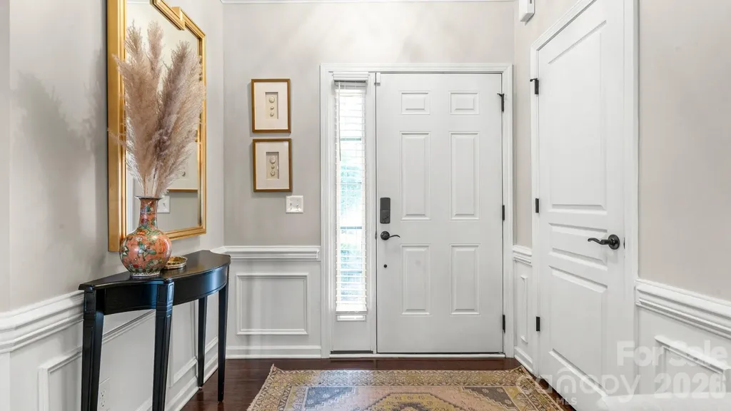 2429 Diplomat Lane Charlotte NC 28210