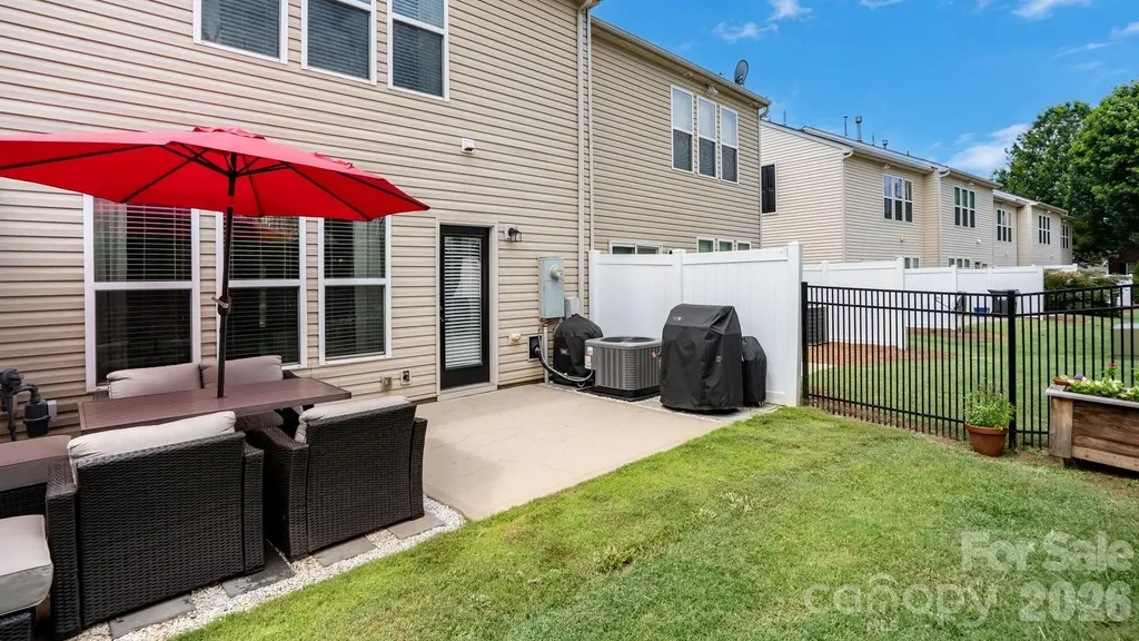 2429 Diplomat Lane Charlotte NC 28210