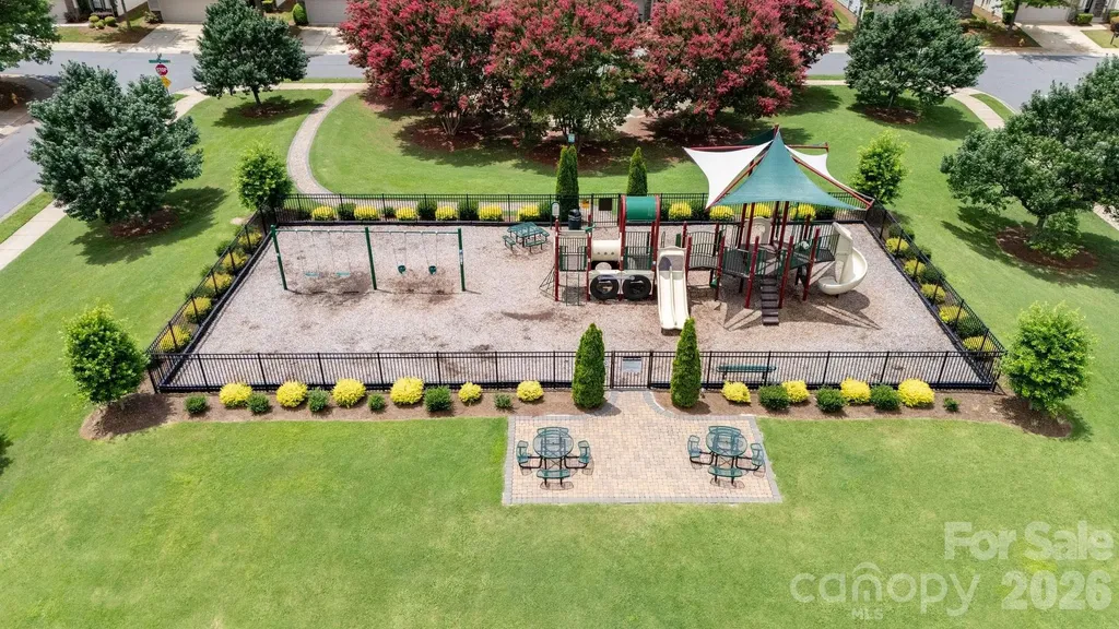 2429 Diplomat Lane Charlotte NC 28210