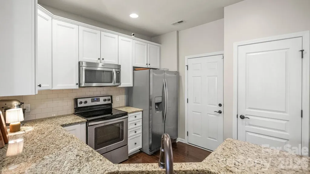 2429 Diplomat Lane Charlotte NC 28210