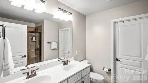 2429 Diplomat Lane Charlotte NC 28210