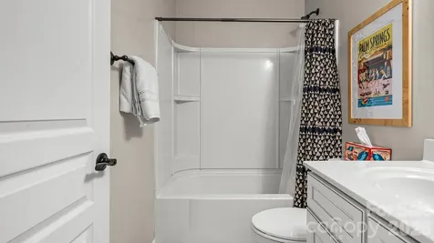 2429 Diplomat Lane Charlotte NC 28210
