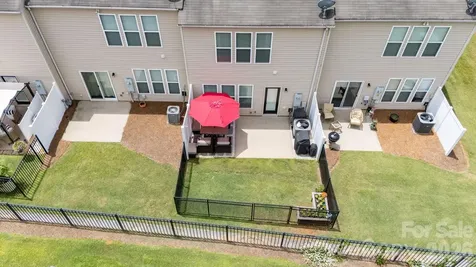 2429 Diplomat Lane Charlotte NC 28210