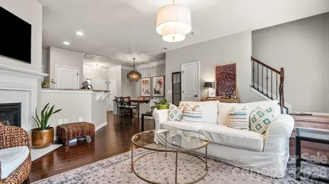 2429 Diplomat Lane Charlotte NC 28210