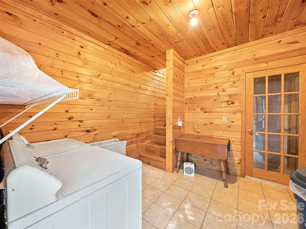 284 Simmons Ridge Road Bakersville NC 28705
