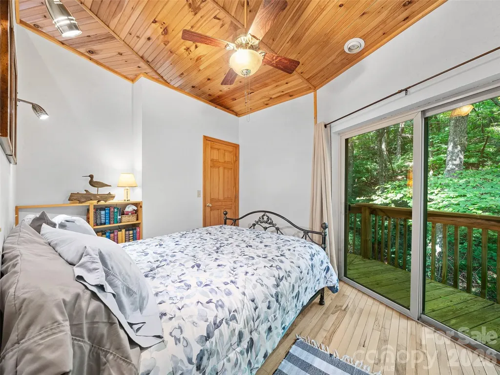284 Simmons Ridge Road Bakersville NC 28705
