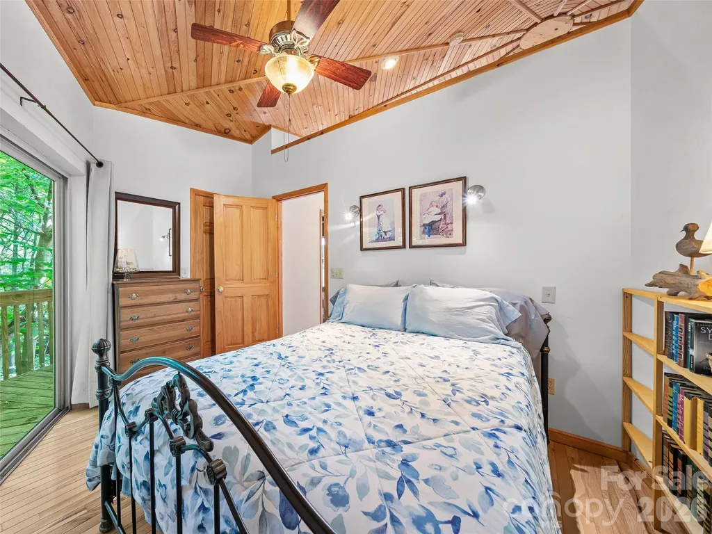 284 Simmons Ridge Road Bakersville NC 28705