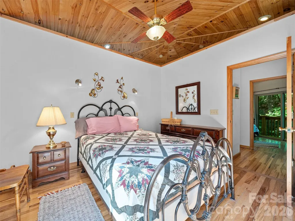 284 Simmons Ridge Road Bakersville NC 28705