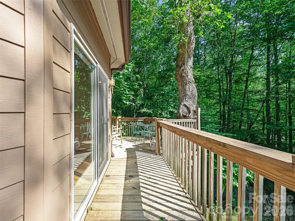 284 Simmons Ridge Road Bakersville NC 28705