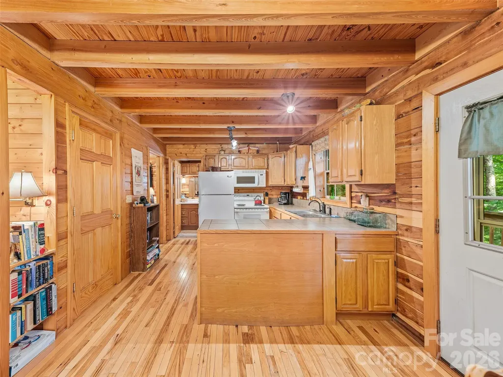 284 Simmons Ridge Road Bakersville NC 28705