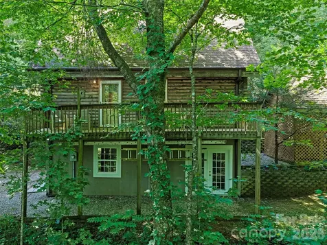 284 Simmons Ridge Road Bakersville NC 28705