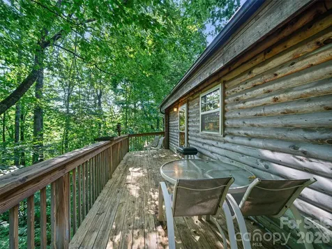 284 Simmons Ridge Road Bakersville NC 28705