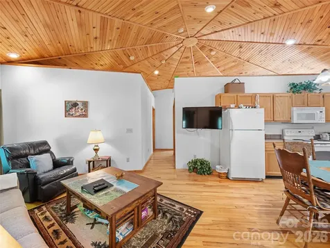 284 Simmons Ridge Road Bakersville NC 28705