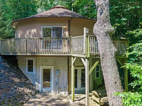 284 Simmons Ridge Road Bakersville NC 28705