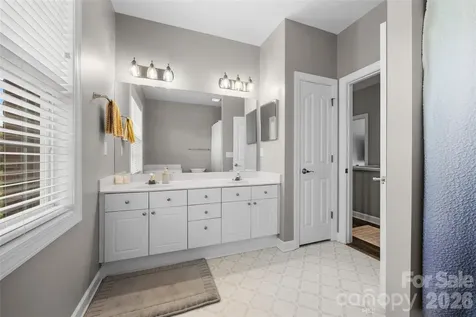 11118 Fountaingrove Drive Charlotte NC 28262