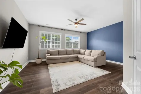 11118 Fountaingrove Drive Charlotte NC 28262
