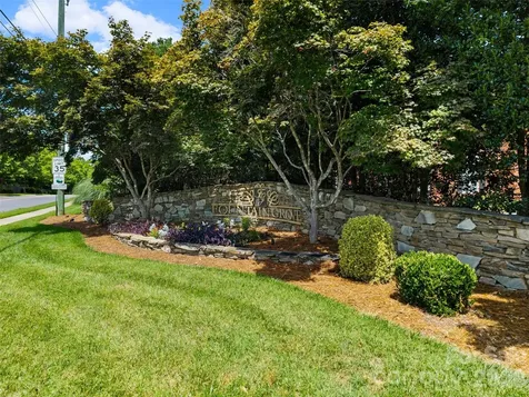 11118 Fountaingrove Drive Charlotte NC 28262