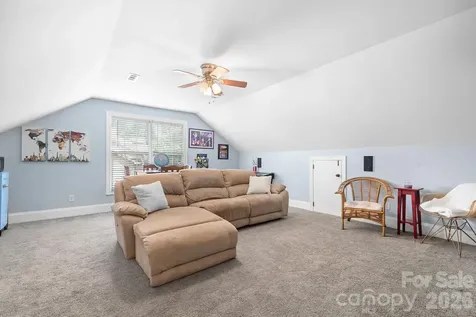 142 Valley Glen Drive Troutman NC 28166
