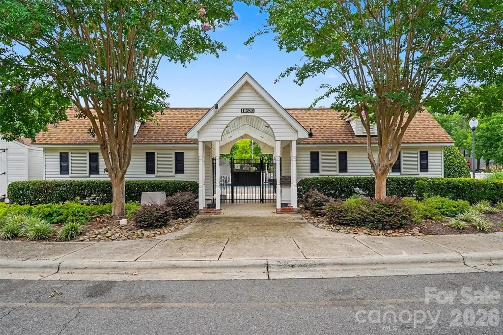 10729 Yellow Tail Court Charlotte NC 28270