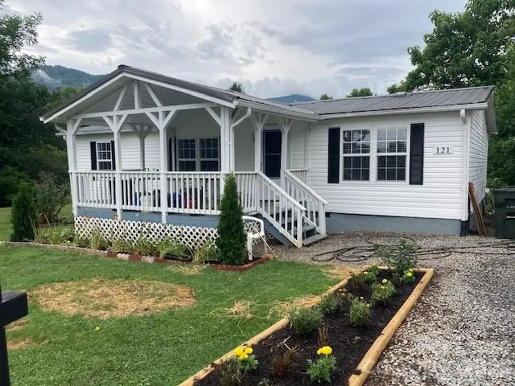 121 J F Morris Drive Waynesville NC 28786