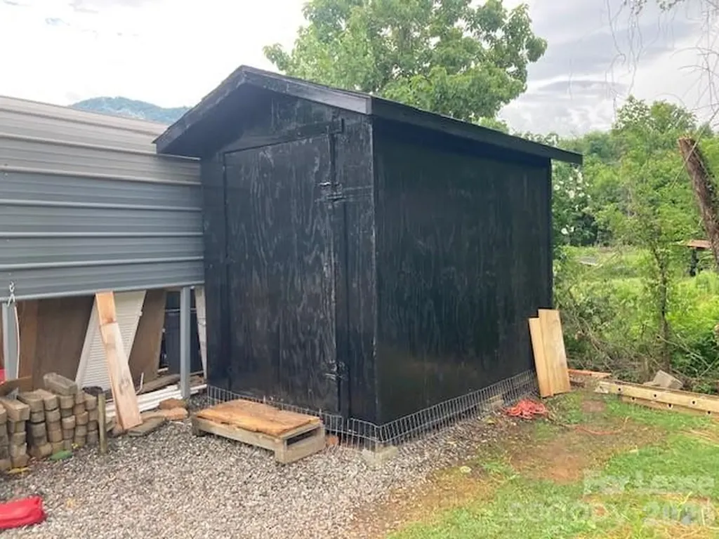 121 J F Morris Drive Waynesville NC 28786
