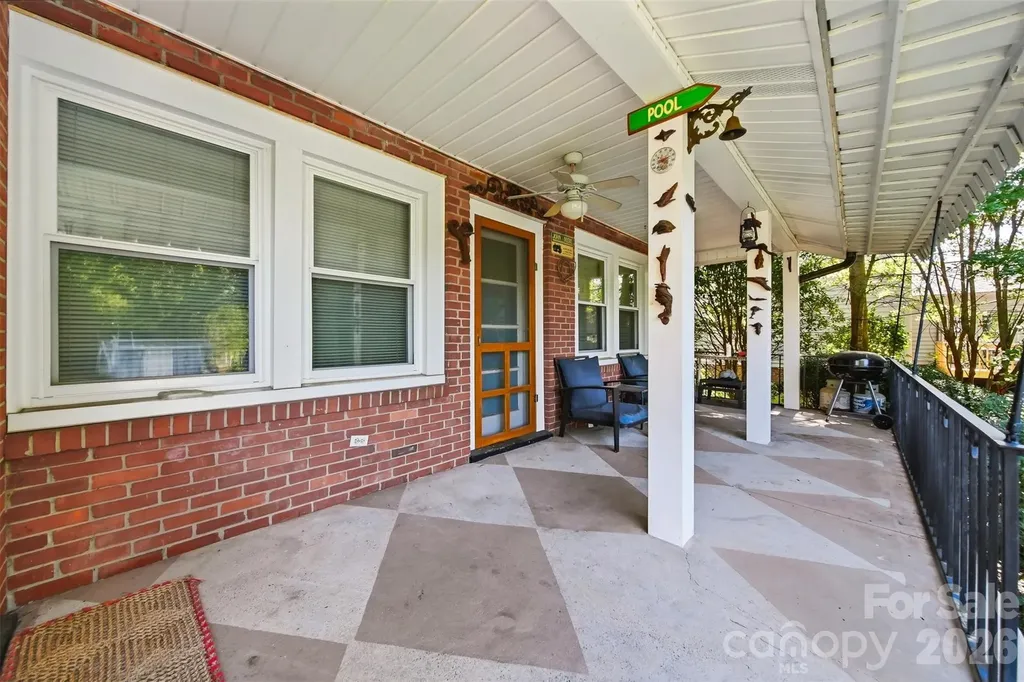 321 16th Avenue NW Hickory NC 28601