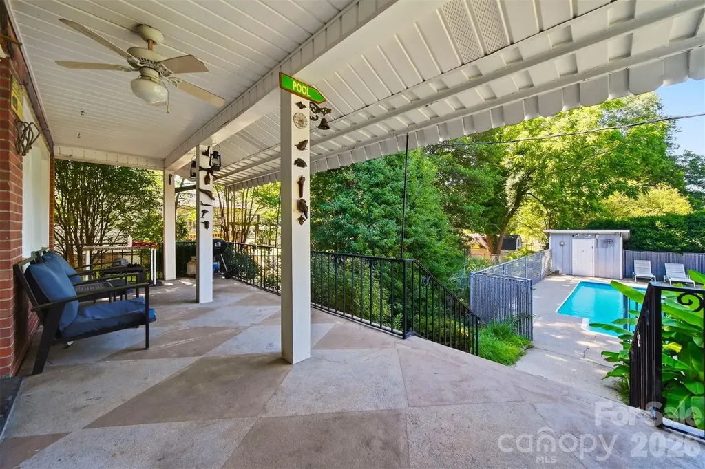 321 16th Avenue NW Hickory NC 28601