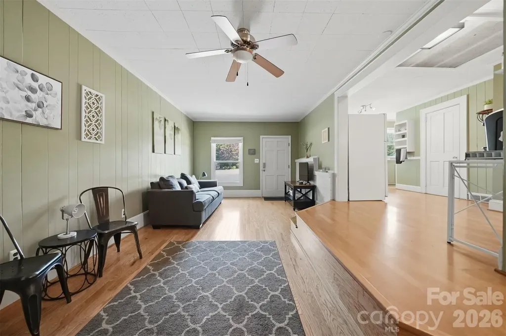 321 16th Avenue NW Hickory NC 28601