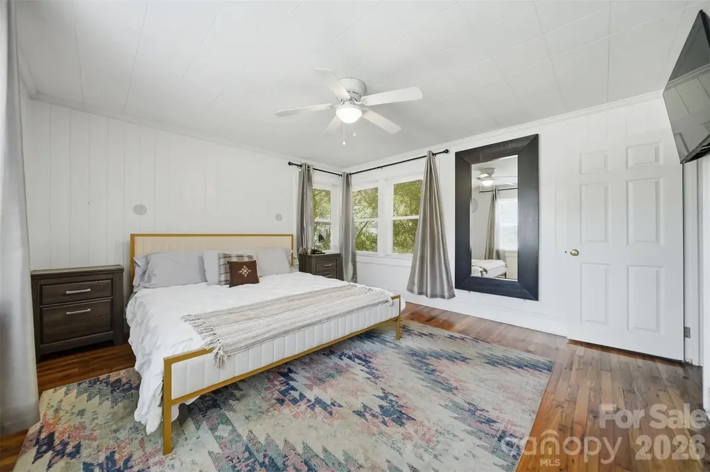 321 16th Avenue NW Hickory NC 28601