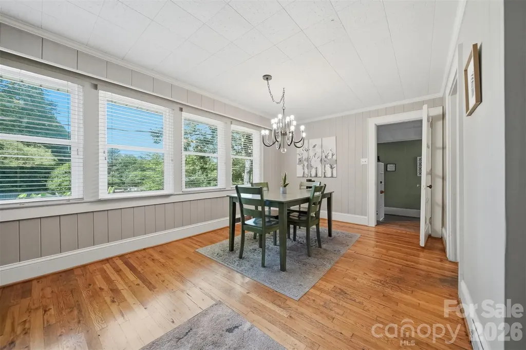 321 16th Avenue NW Hickory NC 28601