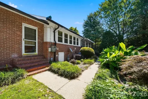 321 16th Avenue NW Hickory NC 28601
