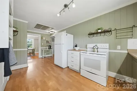 321 16th Avenue NW Hickory NC 28601