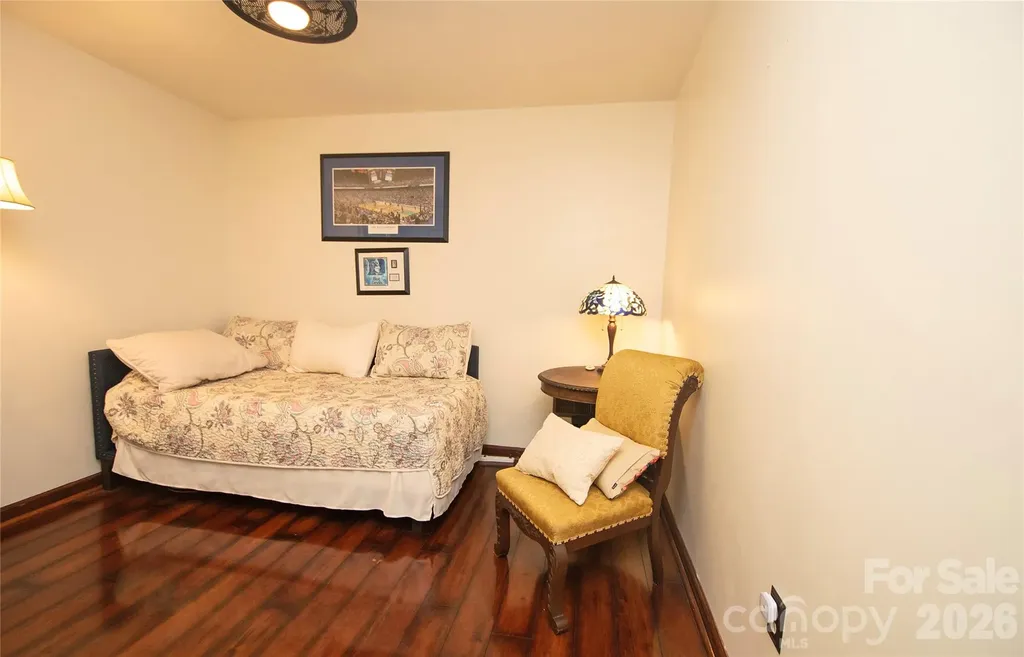 8301 Abercorn Lane Charlotte NC 28227