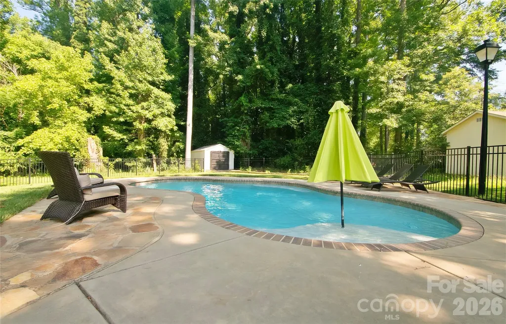 8301 Abercorn Lane Charlotte NC 28227