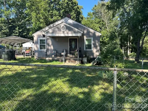 109 S Pine Street Lowell NC 28098