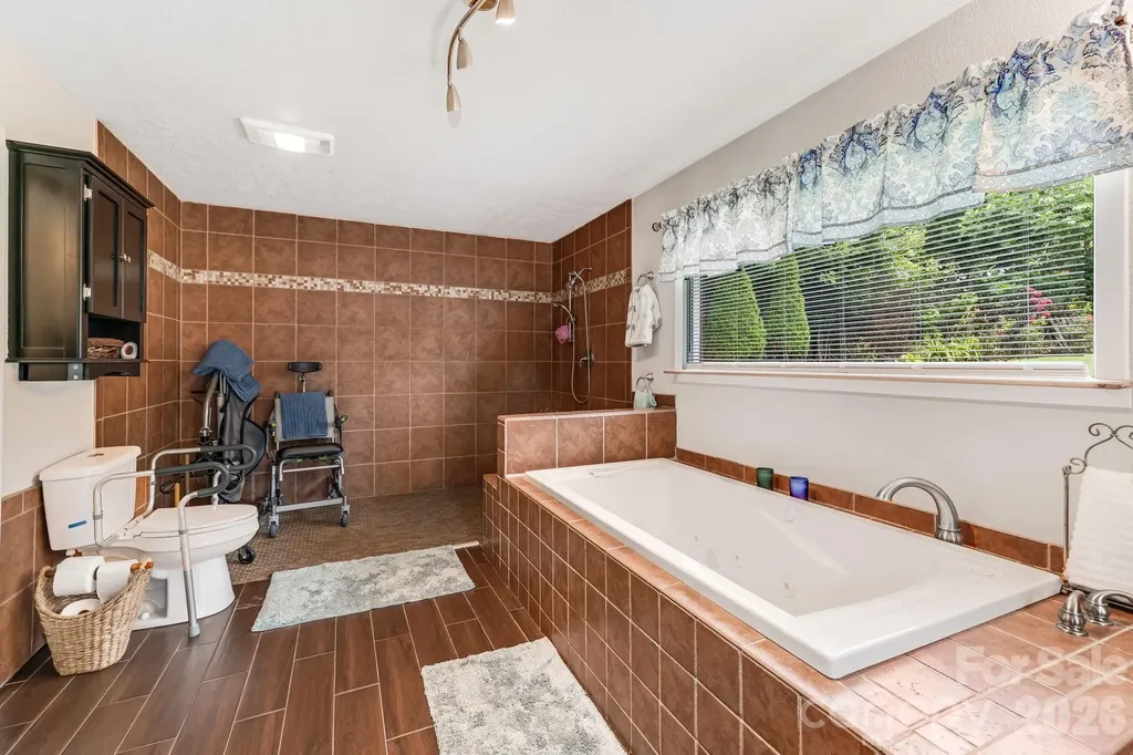95 Pensacola Avenue Arden NC 28704