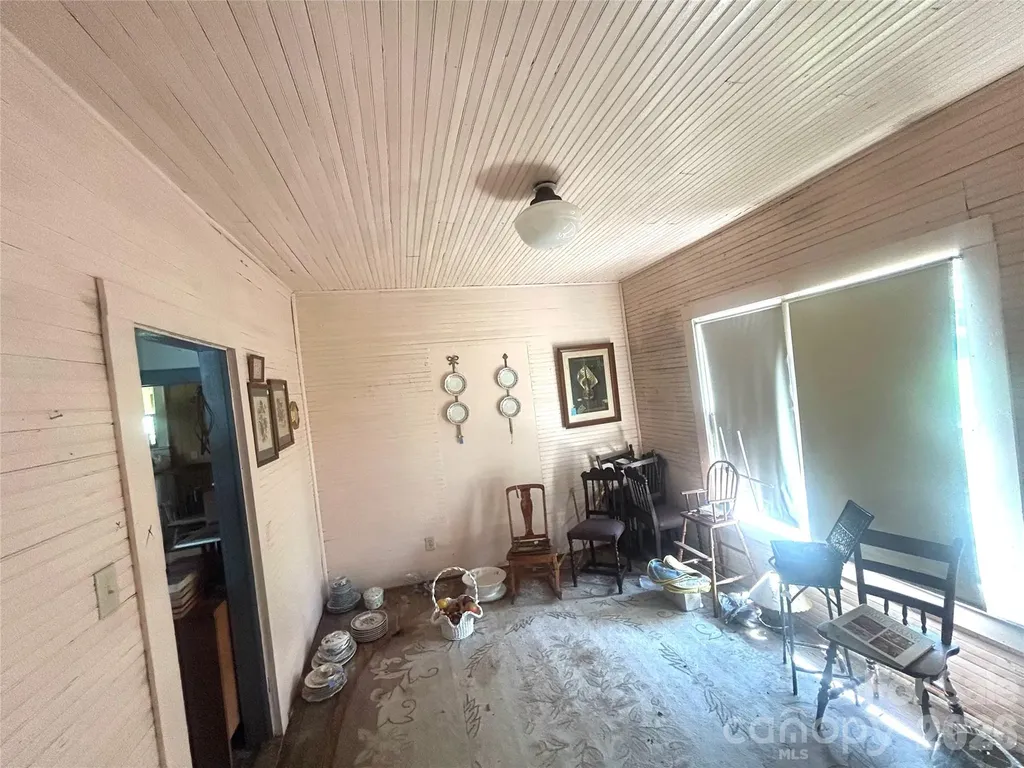 2981 W Old Nc 150 Highway Crouse NC 28033