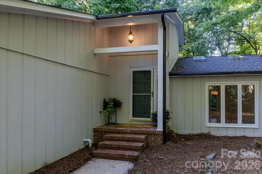 1107 Spring Fall Court Charlotte NC 28213