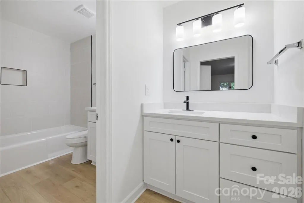 1107 Spring Fall Court Charlotte NC 28213