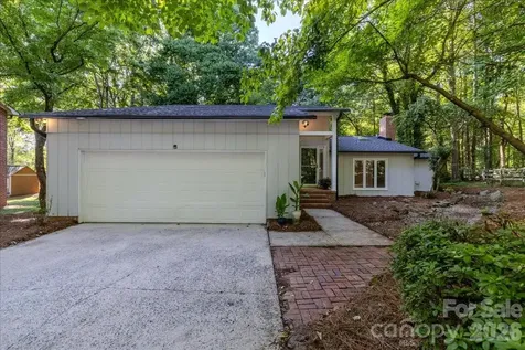 1107 Spring Fall Court Charlotte NC 28213