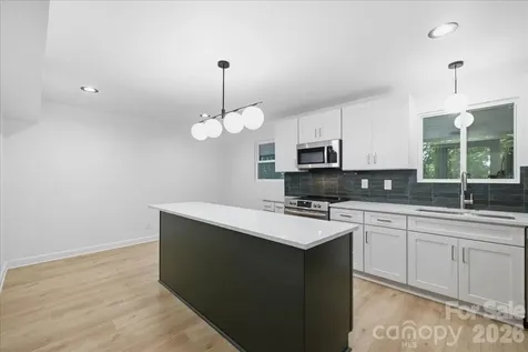 1107 Spring Fall Court Charlotte NC 28213