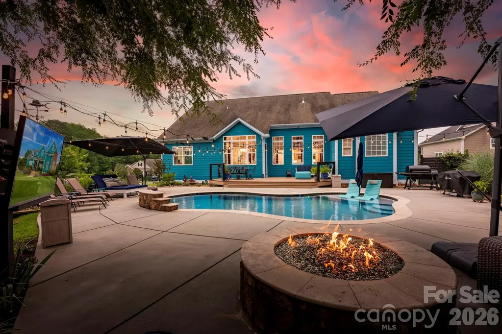6957 Pin Oaks Drive Denver NC 28037