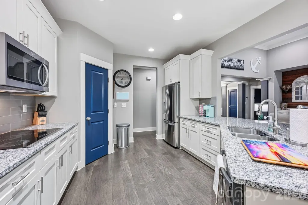 6957 Pin Oaks Drive Denver NC 28037