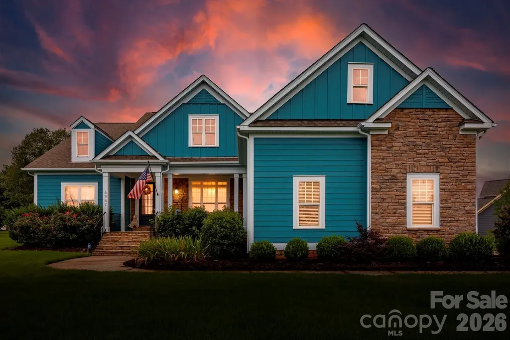 6957 Pin Oaks Drive Denver NC 28037