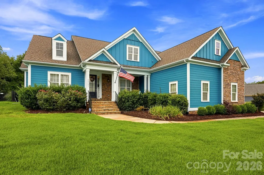 6957 Pin Oaks Drive Denver NC 28037