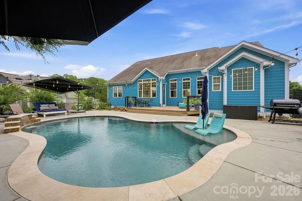 6957 Pin Oaks Drive Denver NC 28037
